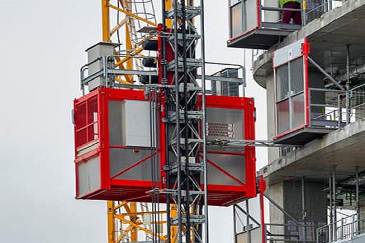 P-Cat-Construction-Hoist1